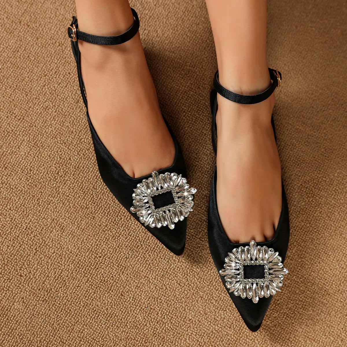 New Rhinestone Pointed Toe Sexy Flat Shoes