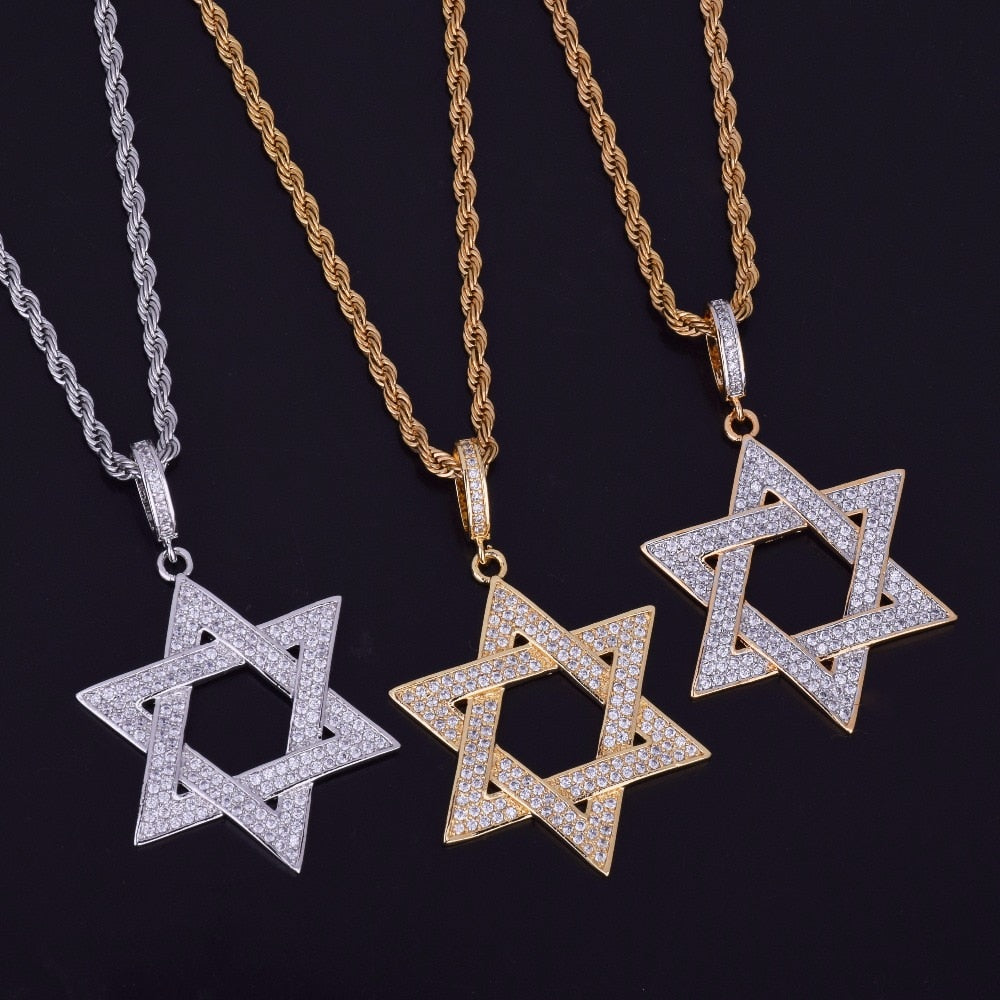 Iced star pendent in gold